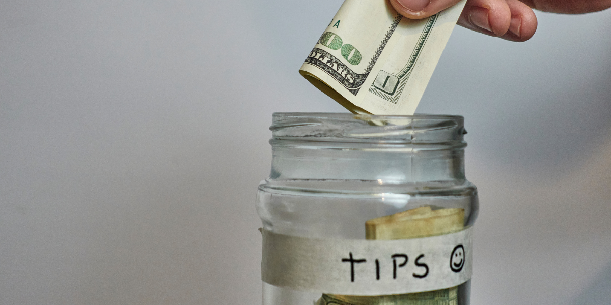 Do You Tip Movers From a Moving Company